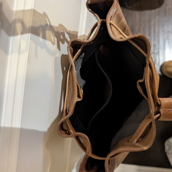 FRYE Tan Leather Beautiful Bucket Bag - Picture 9 of 11